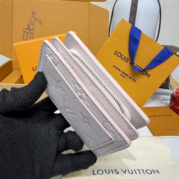 2026122105437994 270